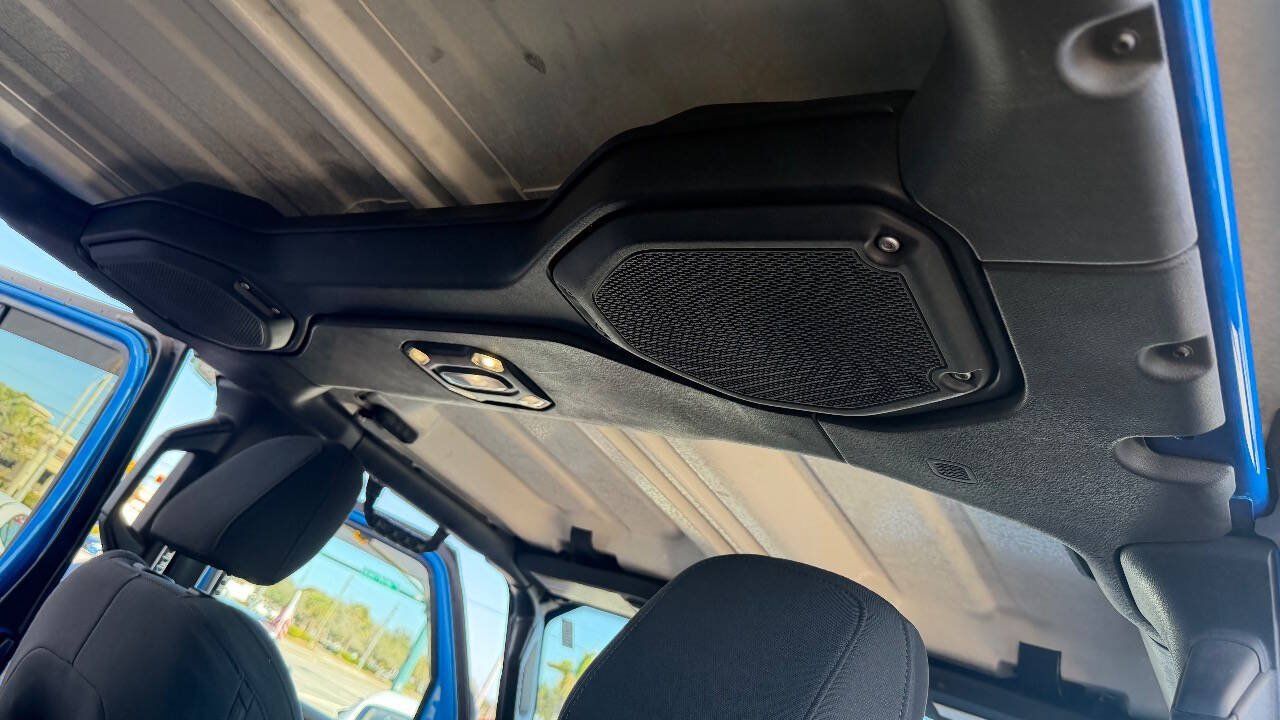 Used 2021 Jeep Gladiator Sport AWD/4WD image 17