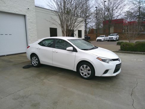 Used 2016 Toyota Corolla LE image 14