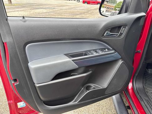 Used 2019 Chevrolet Colorado Z71 AWD/4WD image 9