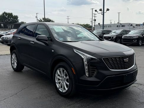 Used 2019 Cadillac XT4 Luxury w/ Cold Weather Package AWD/4WD image 3