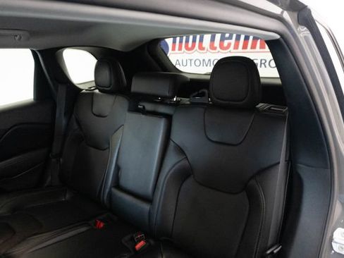 Used 2023 Jeep Cherokee Altitude Lux AWD/4WD image 17