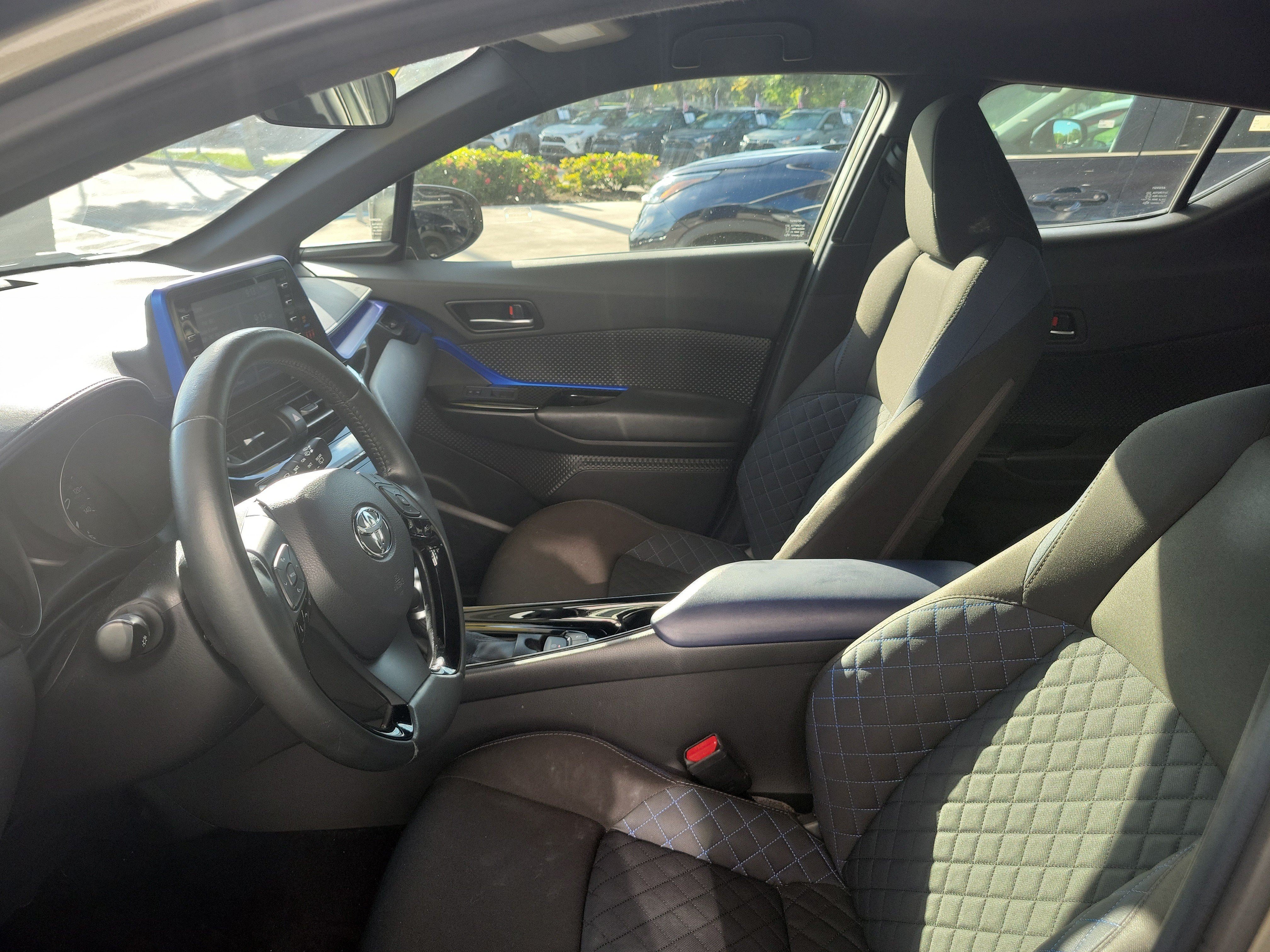 Used 2021 Toyota C-HR XLE FWD image 21