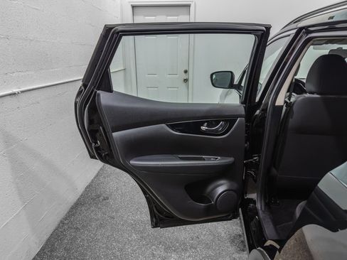 Used 2017 Nissan Rogue Sport SV AWD/4WD image 14