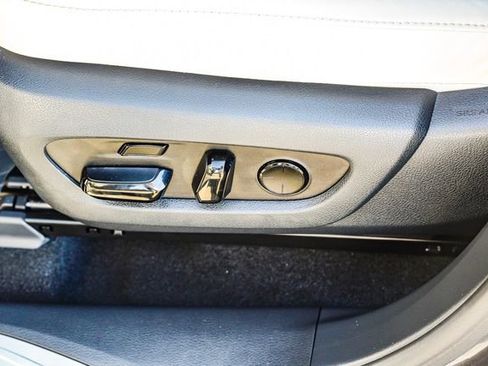 Used 2025 Lexus RX 450h AWD w/ Luxury Package image 24