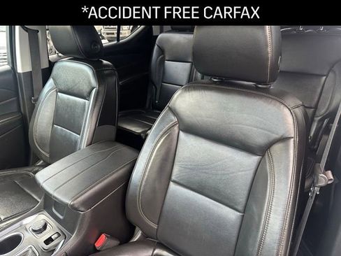 Used 2019 Chevrolet Traverse RS image 2