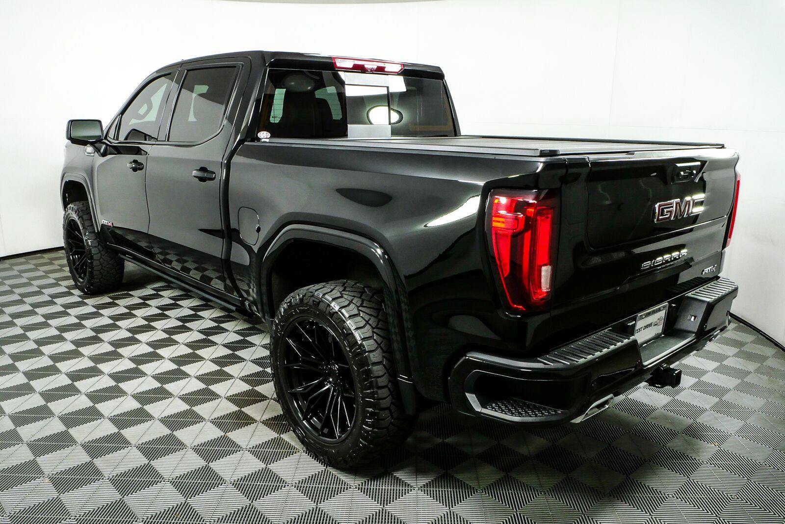 Certified 2026 GMC Sierra 1500 AT4 w/ Technology Package AWD/4WD image 31