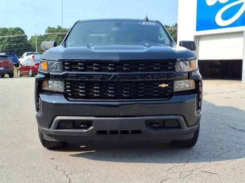 Used 2020 Chevrolet Silverado 1500 Custom w/ Custom Value Package AWD/4WD image 2