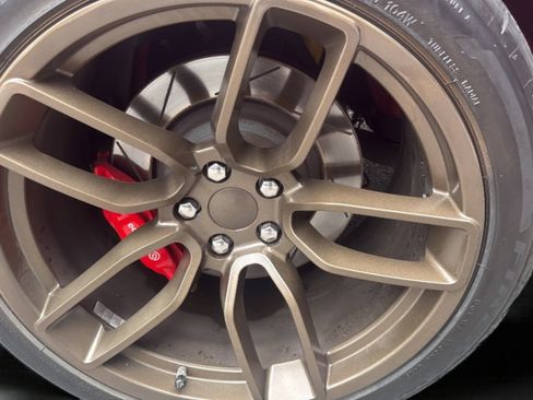 Used 2015 Dodge Challenger SRT Hellcat RWD image 17