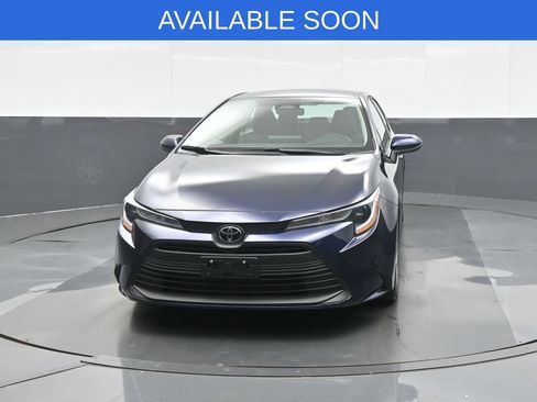 Used 2024 Toyota Corolla LE FWD image 2