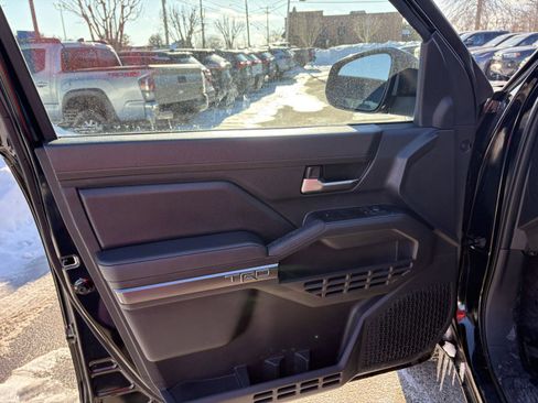 Used 2025 Toyota Tacoma TRD Sport w/ TRD Sport Upgrade Package image 10