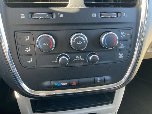 Used 2017 Dodge Grand Caravan SE w/ Power Window Group image 36