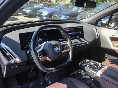 Used 2024 BMW iX xDrive50 w/ Convenience Package AWD/4WD image 25