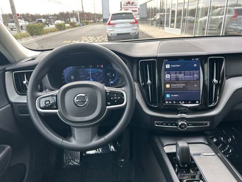 Certified 2025 Volvo XC60 B5 Plus image 18