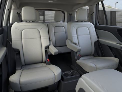 New 2026 Lincoln Aviator Reserve w/ Jet Appearance Package RWD image 11