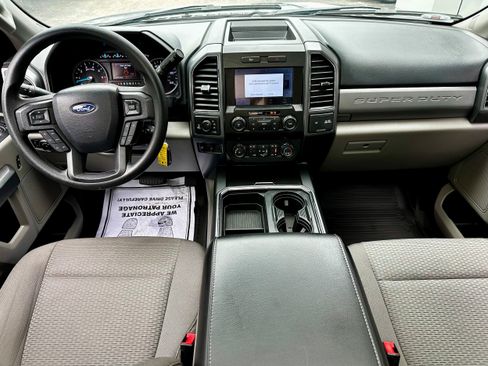 Used 2021 Ford F250 XLT w/ XLT Premium Package AWD/4WD image 11