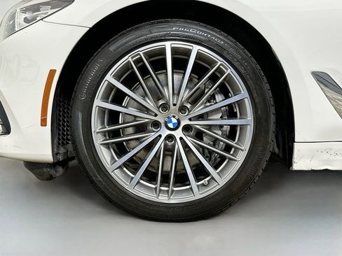 Used 2020 BMW 540i w/ Convenience Package image 39