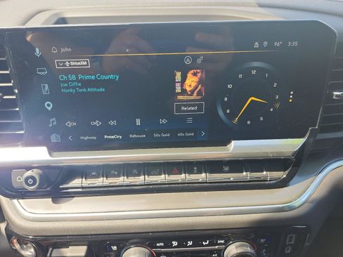 Used 2025 Chevrolet Silverado 1500 High Country AWD/4WD image 16