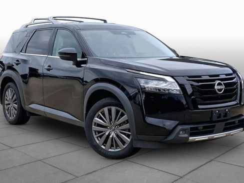 Used 2023 Nissan Pathfinder SL w/ SL Premium Package FWD image 3