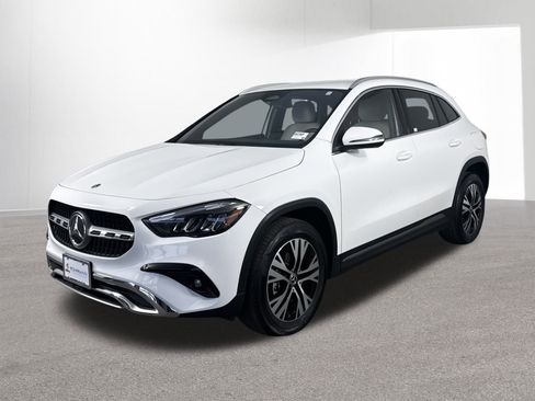 Used 2025 Mercedes-Benz GLA 250 4MATIC image 1