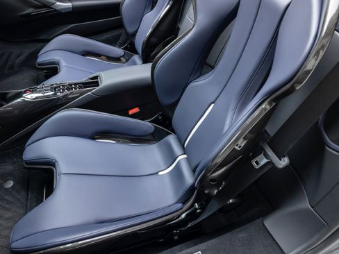 Used 2024 Ferrari SF90 Spider image 81