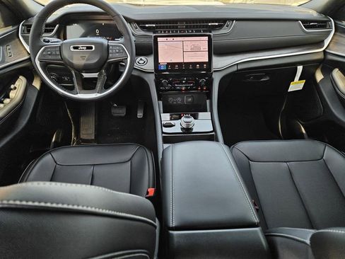 New 2025 Jeep Grand Cherokee L Limited w/ Black Appearance Package image 13