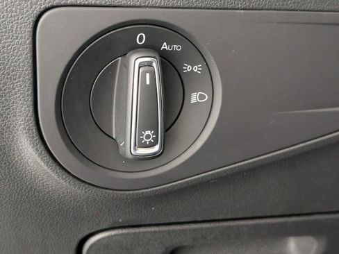 Used 2024 Volkswagen Tiguan SE image 16