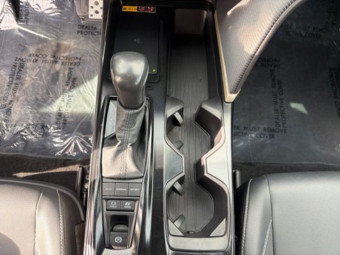 Used 2025 Toyota Camry SE FWD image 23