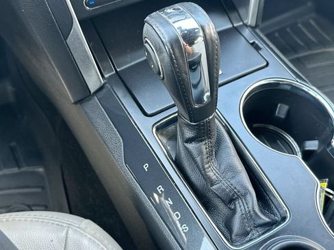 Used 2018 Ford Explorer Limited w/ Ford Safe & Smart Package FWD image 22