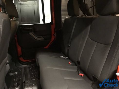 Used 2015 Jeep Wrangler Unlimited Sport w/ Quick Order Package 24S AWD/4WD image 32