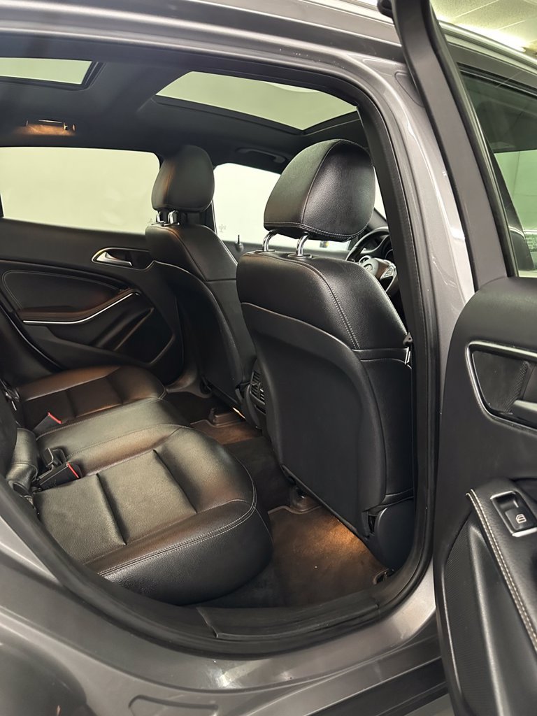 Used 2017 Mercedes-Benz GLA 250 4MATIC image 29