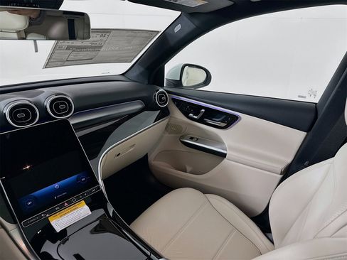 New 2026 Mercedes-Benz GLC 300 4MATIC image 24