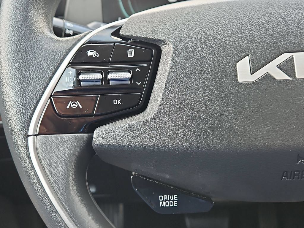 Used 2025 Kia Niro LX FWD image 21