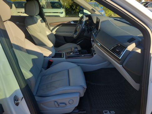 Used 2022 Audi Q5 2.0T Premium w/ Convenience Package image 7