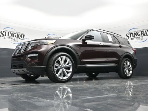 Used 2023 Ford Explorer Platinum w/ Equipment Group 601A image 19