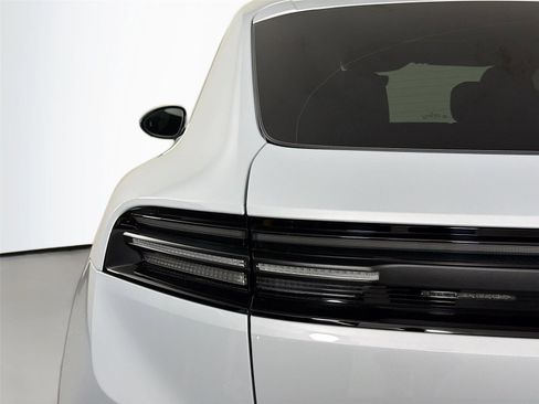 Certified 2026 Porsche Macan Electric RWD image 16