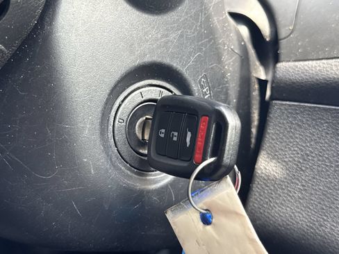 Used 2021 Honda HR-V LX image 30