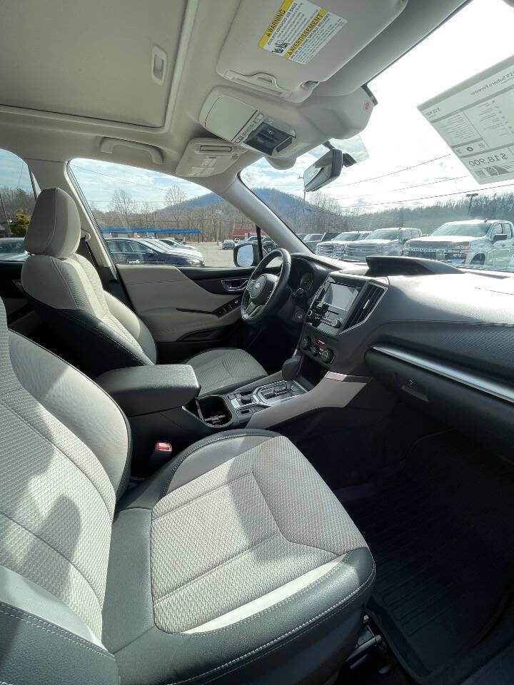 Used 2019 Subaru Forester Premium AWD/4WD image 14