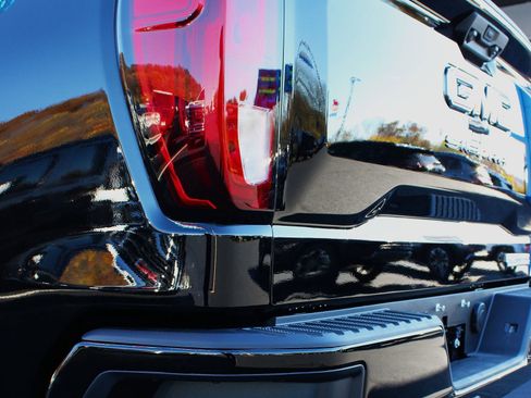 New 2026 GMC Sierra 1500 Elevation image 13