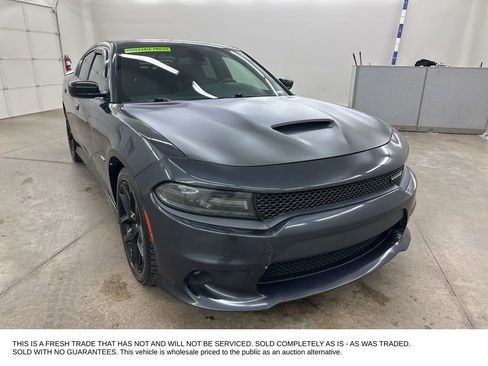 Used 2019 Dodge Charger R/T w/ Blacktop Package image 3