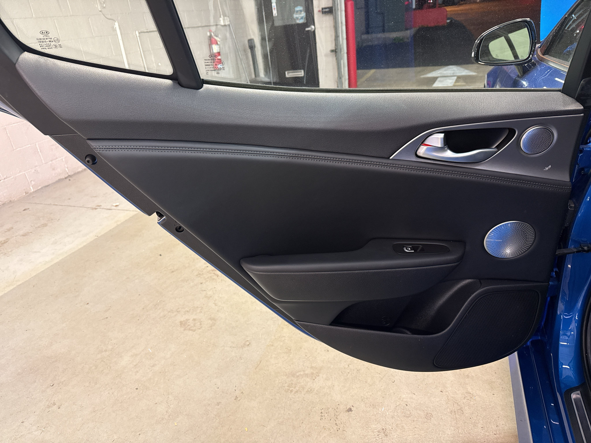 Used 2018 Kia Stinger GT1 AWD/4WD image 31