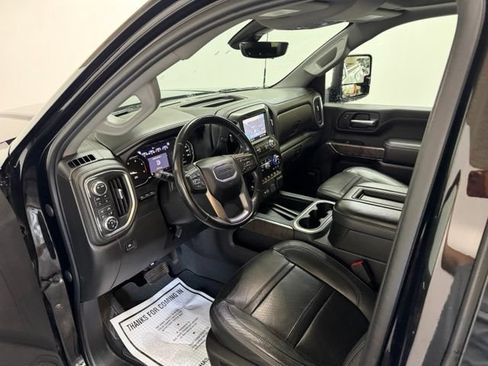 Used 2022 GMC Sierra 3500 Denali w/ Denali Black Diamond Edition AWD/4WD image 16