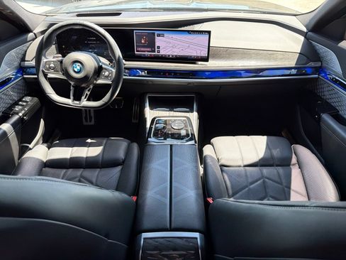 Certified 2023 BMW i7 xDrive60 w/ Executive Package 2 AWD/4WD image 6