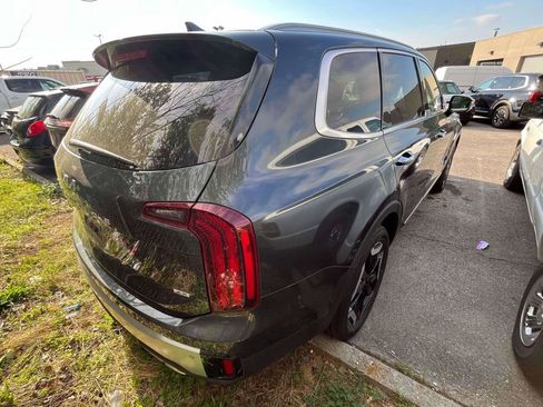 Used 2023 Kia Telluride S w/ S Sunroof Package image 2