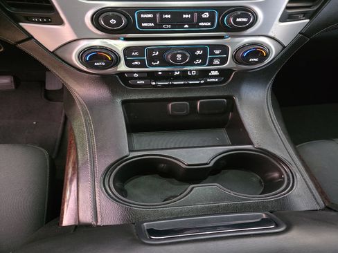 Used 2017 GMC Yukon SLE w/ Convenience Package image 18