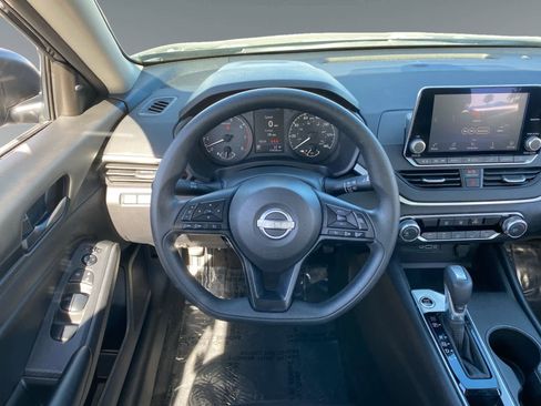Used 2025 Nissan Altima 2.5 S image 12