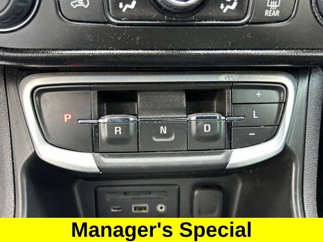 Used 2024 GMC Terrain SLE w/ Driver Convenience Package FWD image 28