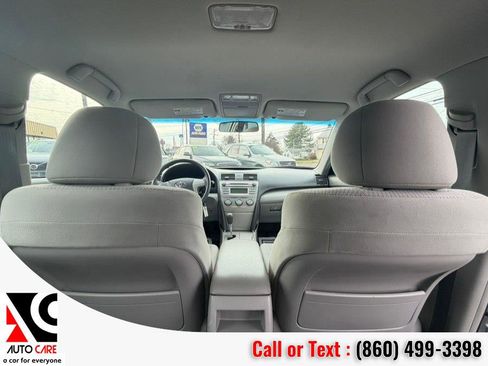 Used 2011 Toyota Camry LE FWD image 12