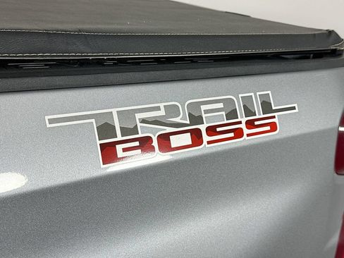 Used 2020 Chevrolet Silverado 1500 LT Trail Boss w/ Convenience Package AWD/4WD image 28