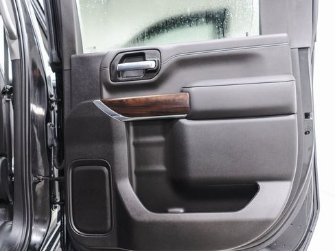 Used 2023 GMC Sierra 2500 SLT w/ SLT Convenience Package image 32