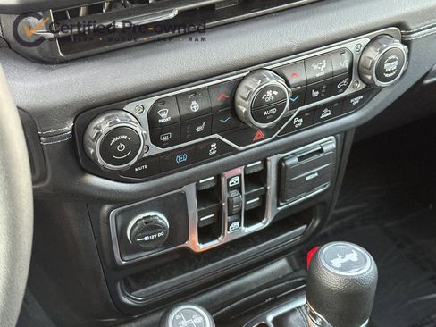 Certified 2025 Jeep Wrangler Sahara 4xe w/ Safety Group image 21